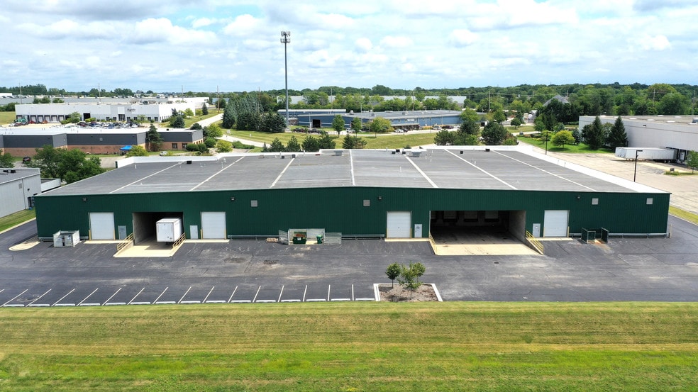 401-431 N Raddant Rd, Batavia, IL à louer - Photo du bâtiment - Image 3 de 5