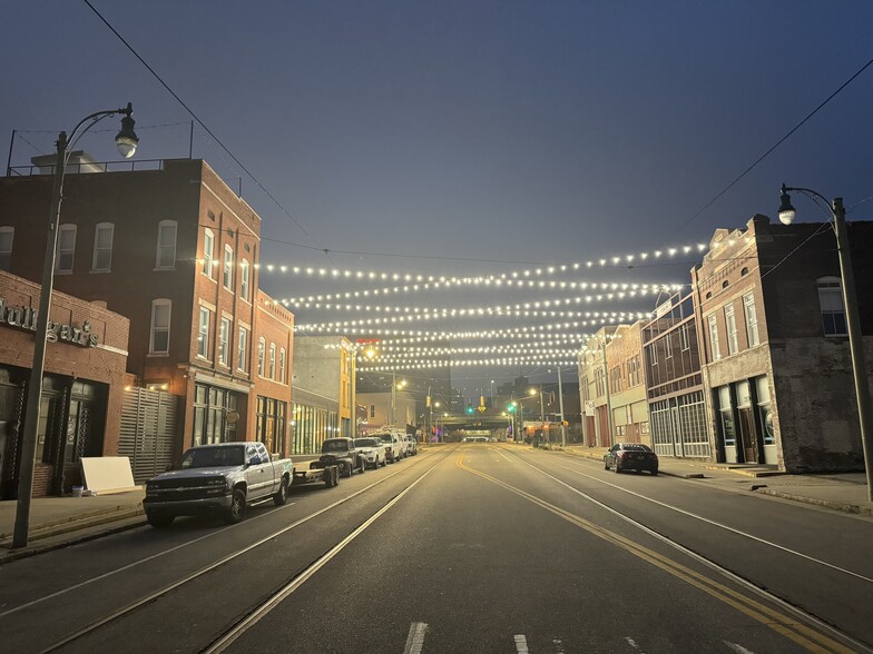 358 Main St, Memphis, TN à louer - Photo du bâtiment - Image 3 de 14