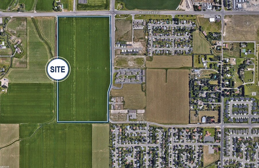 3261 W Broadway, Idaho Falls, ID à vendre - Photo du bâtiment - Image 1 de 2
