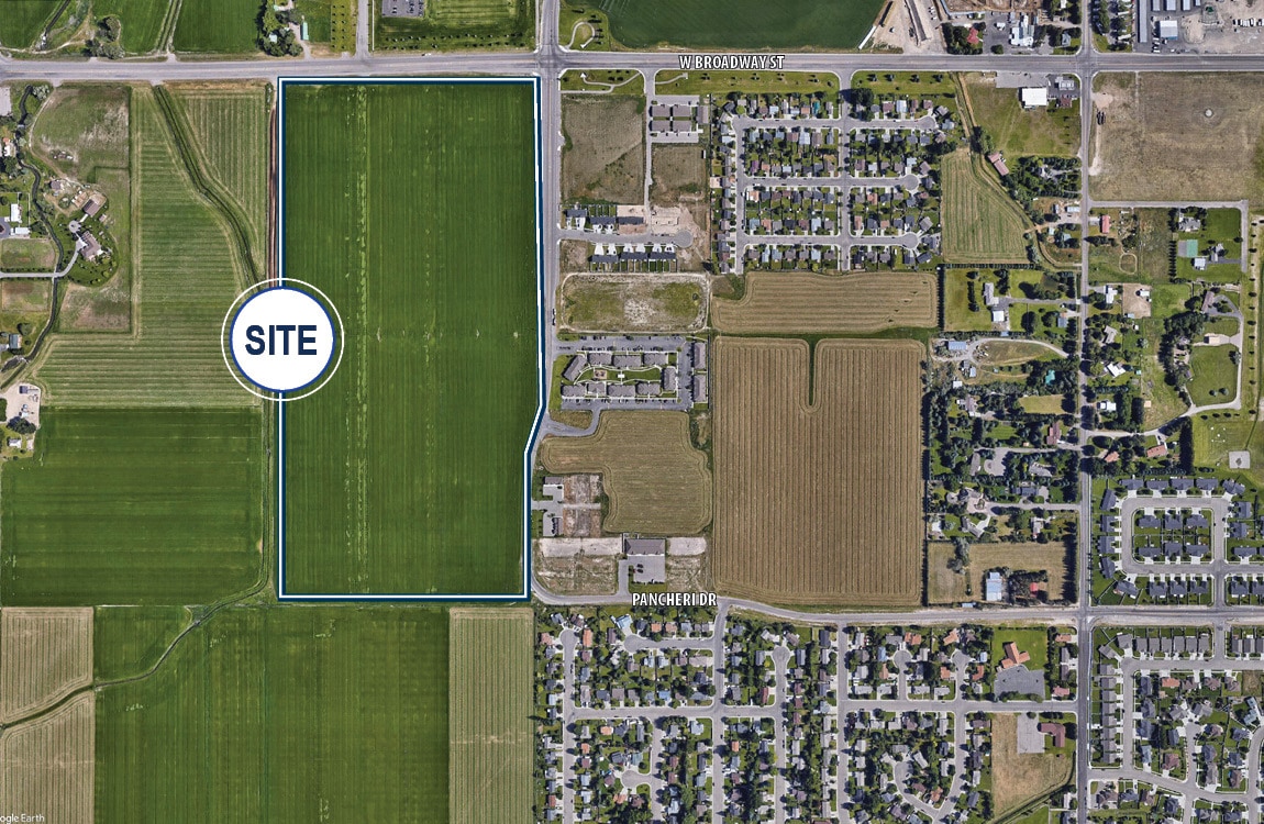 3261 W Broadway, Idaho Falls, ID à vendre Photo du bâtiment- Image 1 de 3