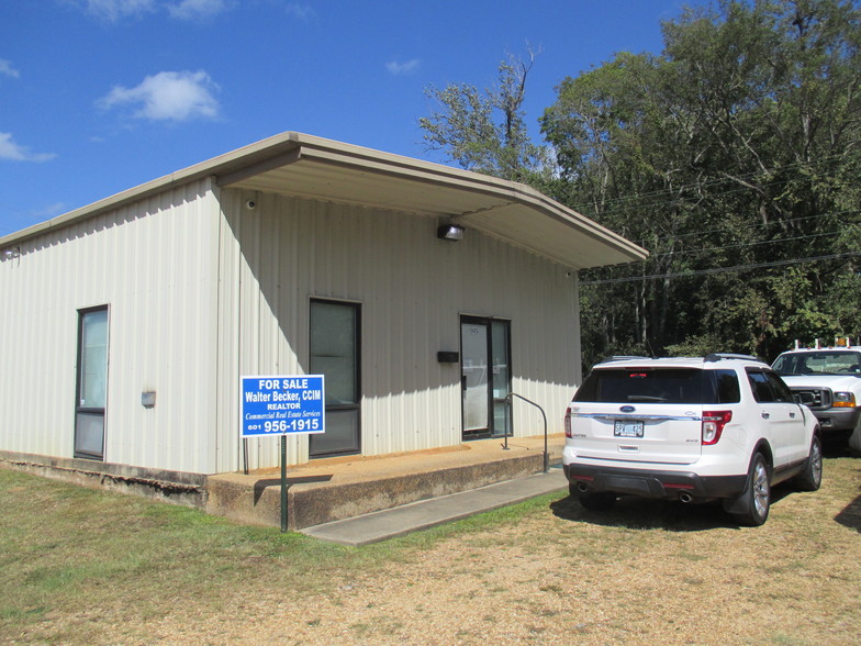 945 Foley St, Jackson, MS for sale - Building Photo - Image 1 of 1