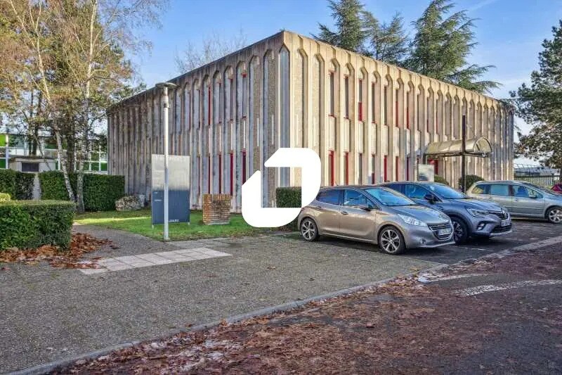 Office in Les Ulis for sale Building Photo- Image 1 of 11