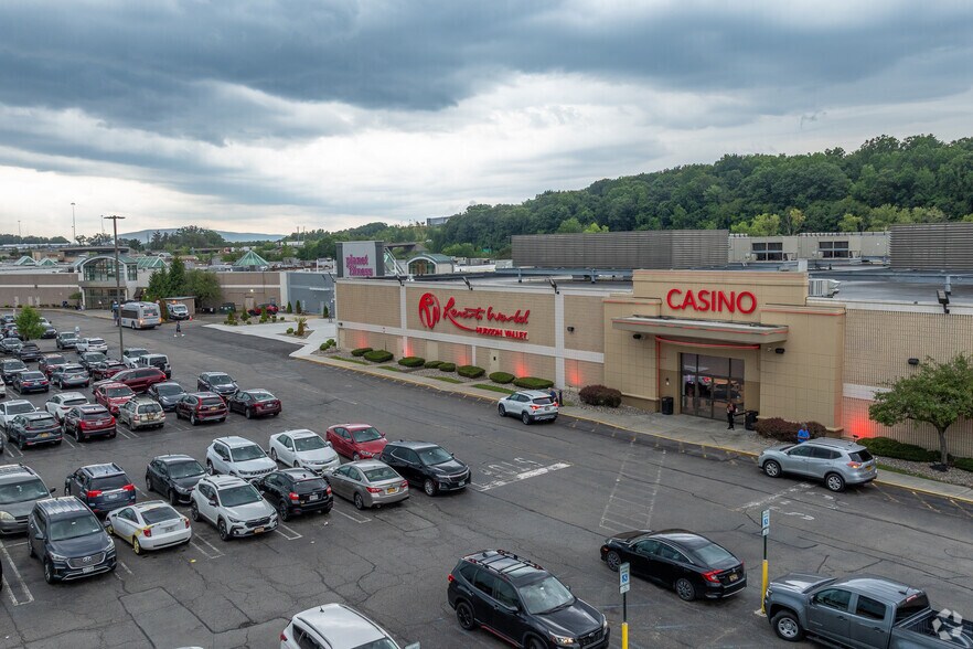 1401 Route 300, Newburgh, NY à louer - Photo du bâtiment - Image 3 de 10