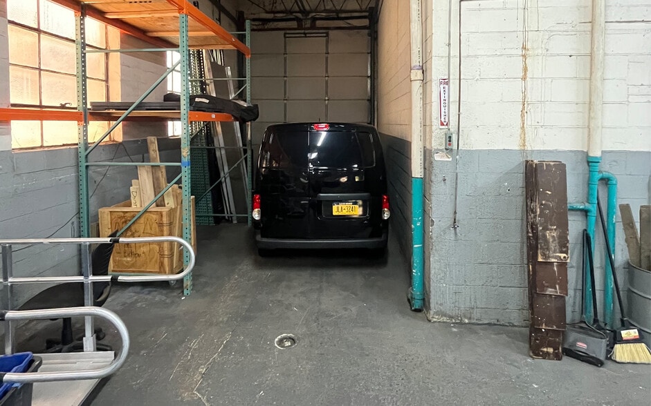 817 Pennsylvania Ave, Linden, NJ for lease - Interior Photo - Image 3 of 5