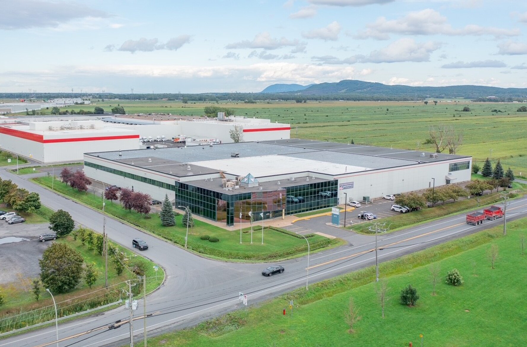 1675 Boul de Montarville, Boucherville, QC for sale Building Photo- Image 1 of 1