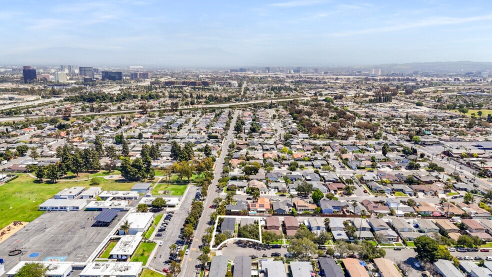 3040 Filmore Way, Costa Mesa, CA à vendre - Aérien - Image 2 de 10