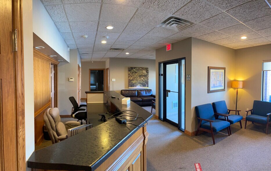 2270 Holmgren Way, Green Bay, WI à louer - Photo intérieure - Image 3 de 12