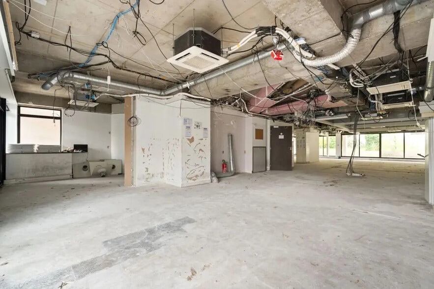 34 Rue De La Convention, Paris for sale - Interior Photo - Image 2 of 8