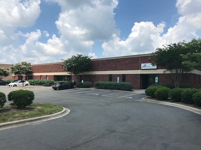 111 Cupped Oak Dr, Matthews, NC for lease - Building Photo - Image 2 of 8