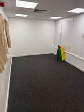 Bazalgette Way, London for lease Interior Photo- Image 1 of 3