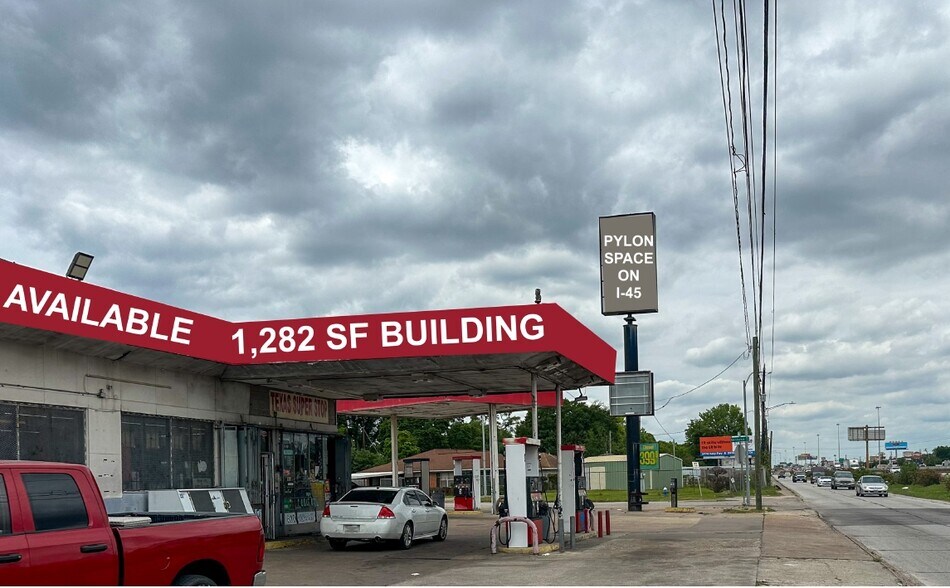 4921 North Freeway, Houston, TX à louer - Photo du bâtiment - Image 3 de 4
