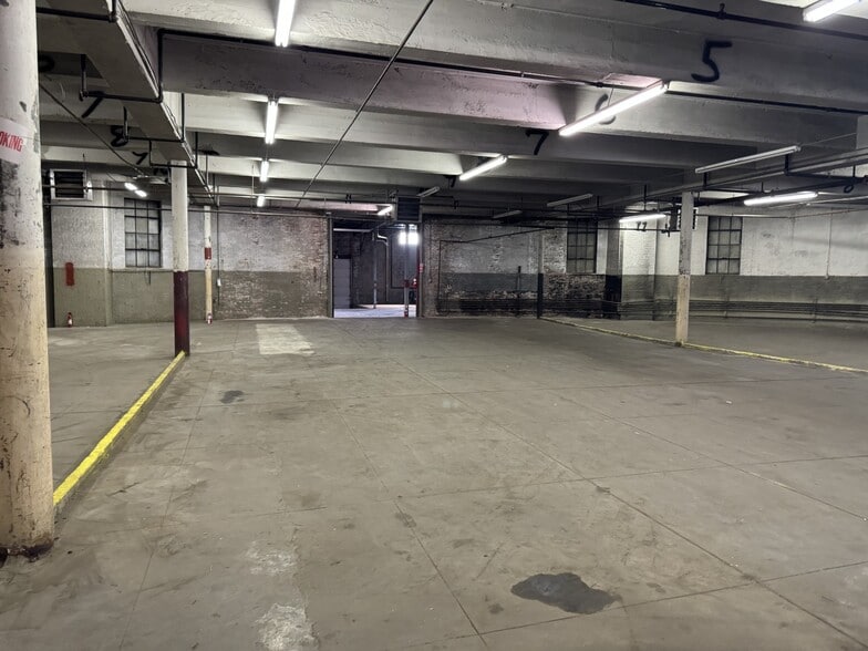 42 Westfield St, Providence, RI for lease - Interior Photo - Image 2 of 11