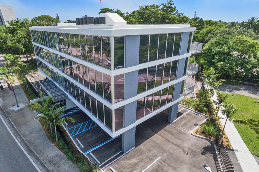 5555 Biscayne Blvd, Miami, FL à louer - Photo du b timent - Image 3 de 3