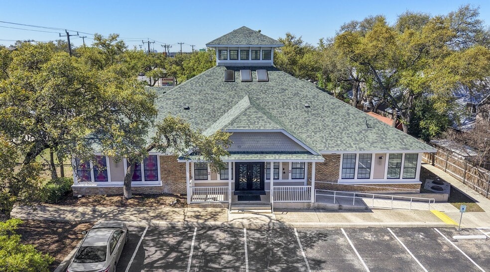 13431 Blanco Rd, San Antonio, TX à louer - Photo du bâtiment - Image 1 de 9