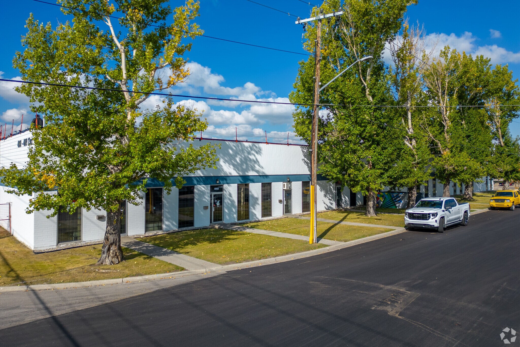 4001-4019 23rd St NE, Calgary, AB for sale Primary Photo- Image 1 of 1