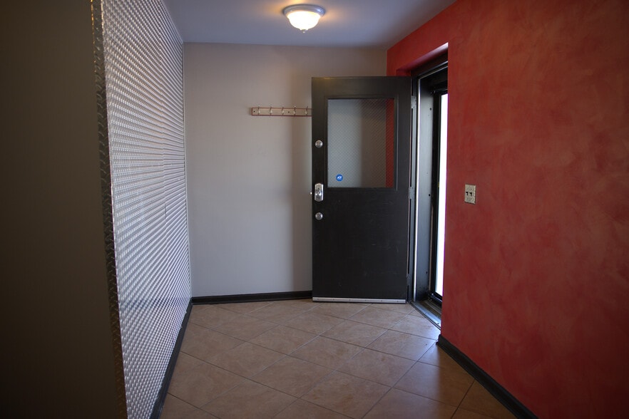 101 W Shrader St, Liberty, MO à louer - Photo du bâtiment - Image 2 de 55