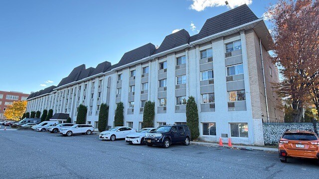 1000 Targee St, Staten Island, NY à vendre - Photo du bâtiment - Image 3 de 13