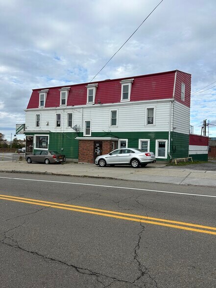 1329 Niagara St, Buffalo, NY à vendre - Photo du bâtiment - Image 3 de 4