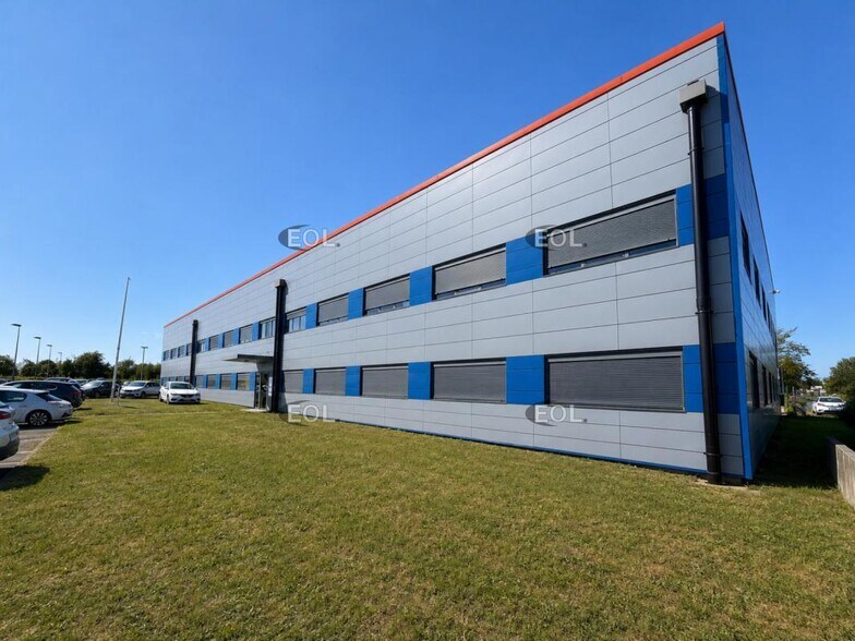 Flex in SAINT-OUEN-L'AUMONE for sale - Building Photo - Image 3 of 7
