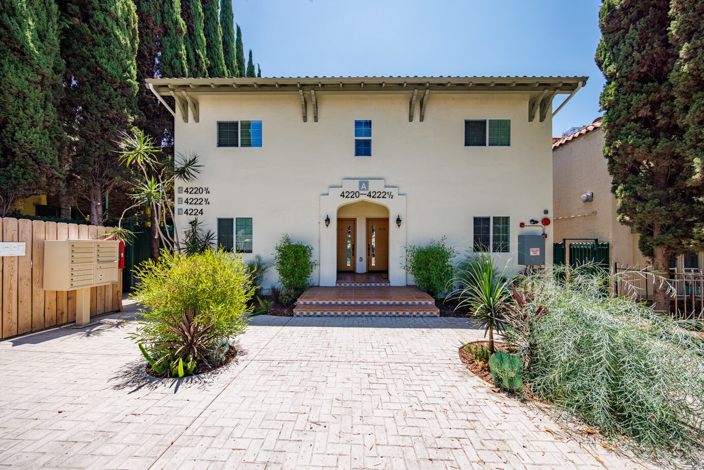 4220 W Adams Blvd, Los Angeles, CA à vendre Photo principale- Image 1 de 11