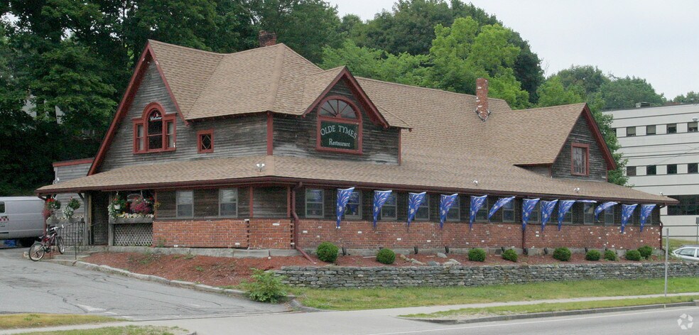 336-364 W Main St, Norwich, CT à vendre - Photo du bâtiment - Image 2 de 6