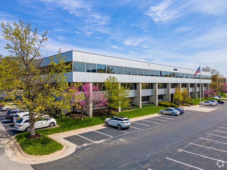 9229 Ward Pky, Kansas City, MO à louer - Photo du bâtiment - Image 3 de 5