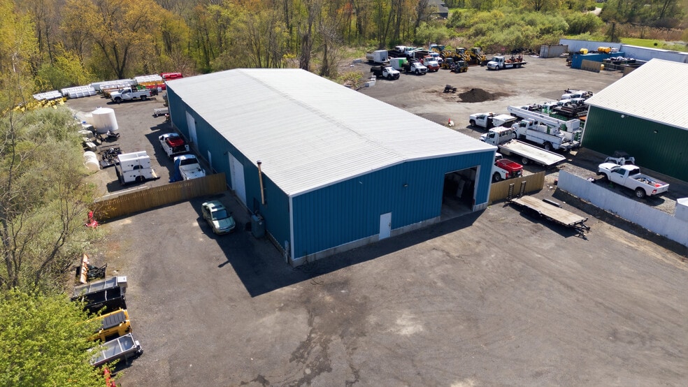 11 Tyler Dr, North Franklin, CT for sale - Building Photo - Image 2 of 26
