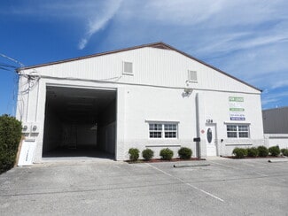 Plus de détails pour 128 Tomahawk Dr, Indian Harbour Beach, FL - Industriel à vendre