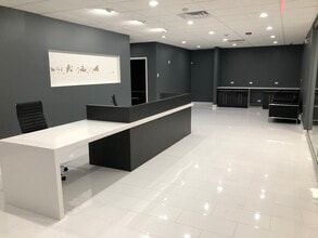 55 W 22nd St, Lombard, IL for lease Interior Photo- Image 1 of 4