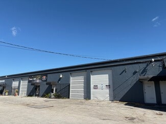 Plus de détails pour 12225-12233 NE 13th Ct, North Miami, FL - Industriel à louer