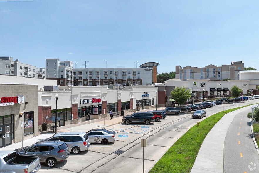 300 E State St, West Lafayette, IN à louer - Photo du bâtiment - Image 3 de 4