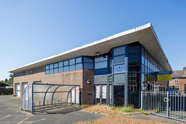 Plus de détails pour 175 London Rd, Romford - Commerce de détail à louer