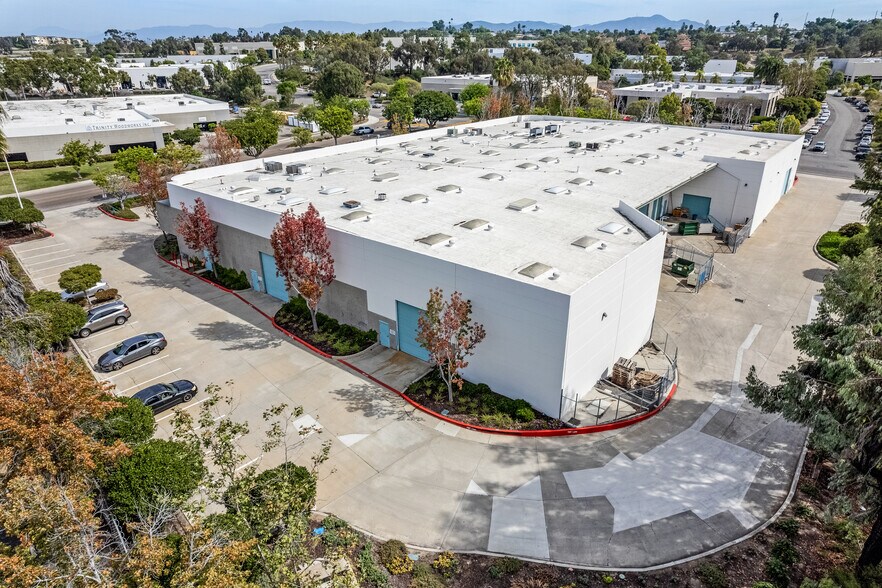 2625 Temple Heights Dr, Oceanside, CA for sale - Building Photo - Image 3 of 9