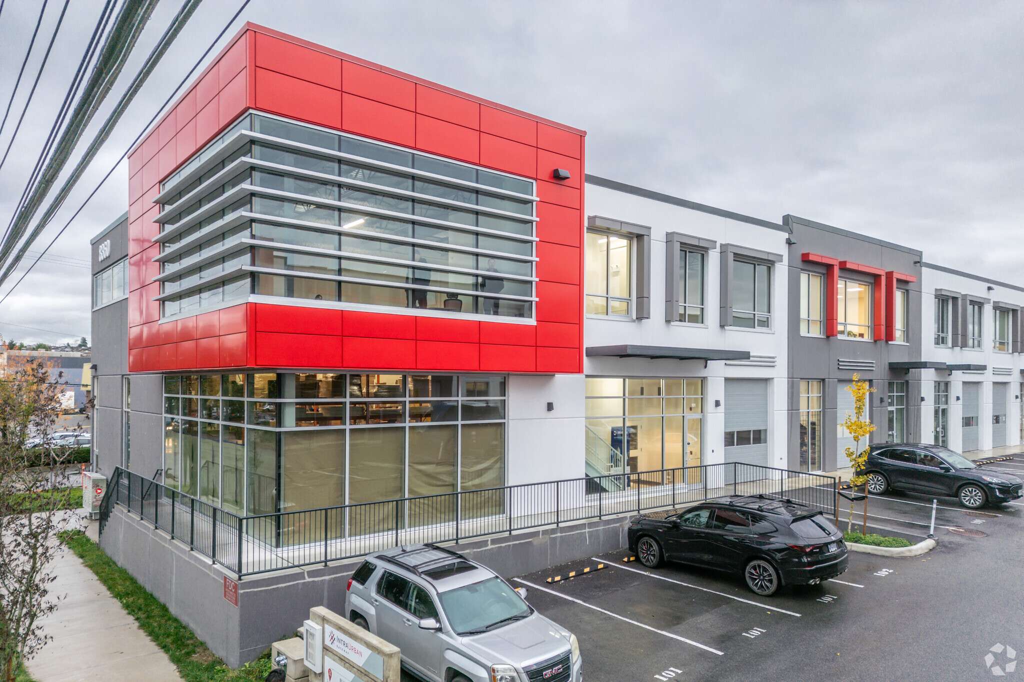 8360 Ontario St, Vancouver, BC for lease Primary Photo- Image 1 of 7