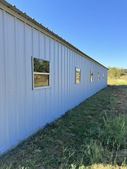 4616 E Renfro St, Alvarado, TX à vendre - Photo du bâtiment - Image 2 de 5