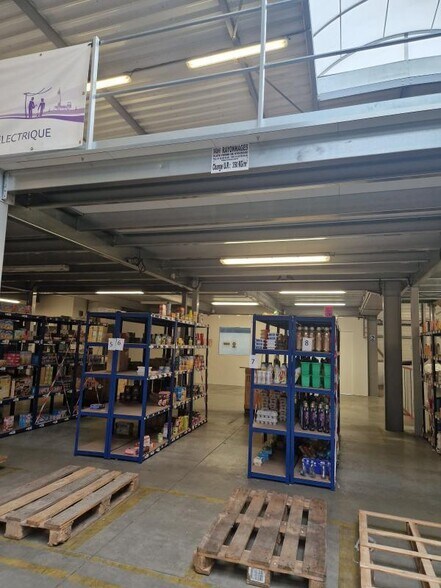 Bureau dans Taverny à louer - Photo du bâtiment - Image 2 de 13