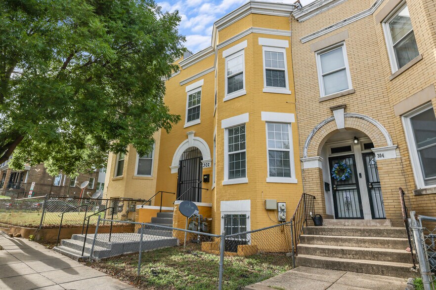 302 V St NE, Washington, DC for sale - Primary Photo - Image 1 of 40
