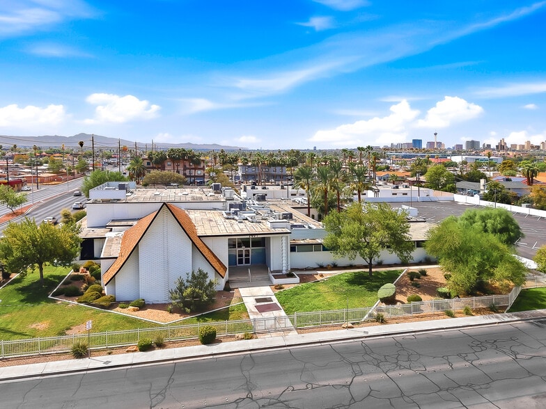 2401 E Tonopah Ave, North Las Vegas, NV à vendre - Photo du bâtiment - Image 3 de 69