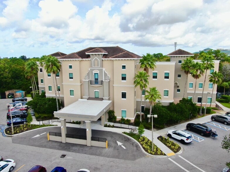 5831 Bee Ridge Rd, Sarasota, FL for lease - Building Photo - Image 2 of 11