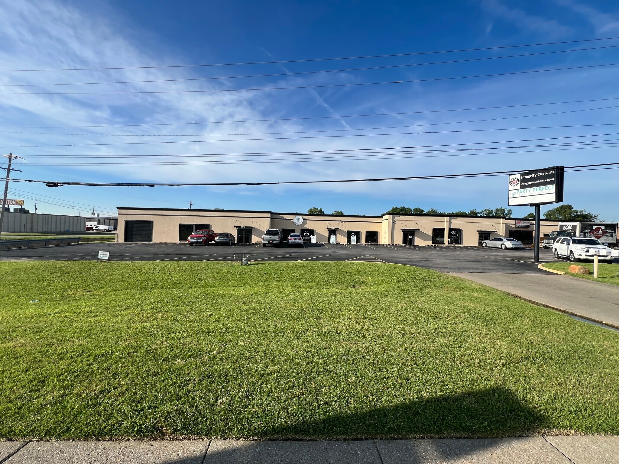 8532-8548 E 41st St, Tulsa, OK for lease Building Photo- Image 1 of 25
