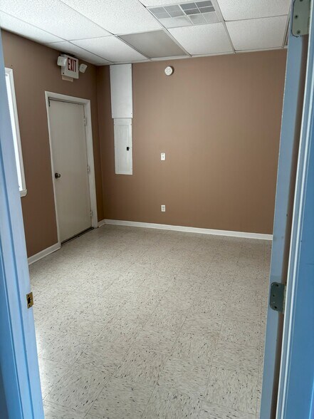 301 W Main St, Union, SC à louer - Photo intérieure - Image 3 de 8