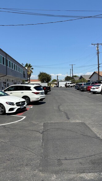 455-479 N Tustin St, Orange, CA à louer - Photo du bâtiment - Image 2 de 9