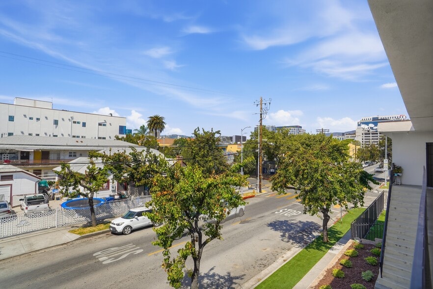 1220 N Van Ness Ave, Los Angeles, CA à vendre - Photo du bâtiment - Image 3 de 12