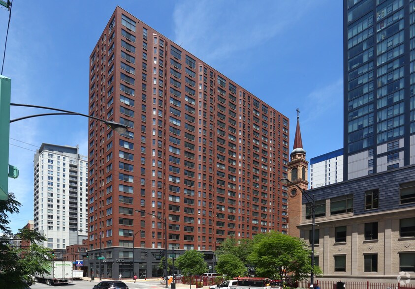 320 W Illinois St, Chicago, IL à louer - Photo du bâtiment - Image 2 de 18