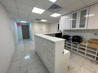 Plus de détails pour 4142 College Point Blvd, Flushing, NY - Bureau/Médical à louer