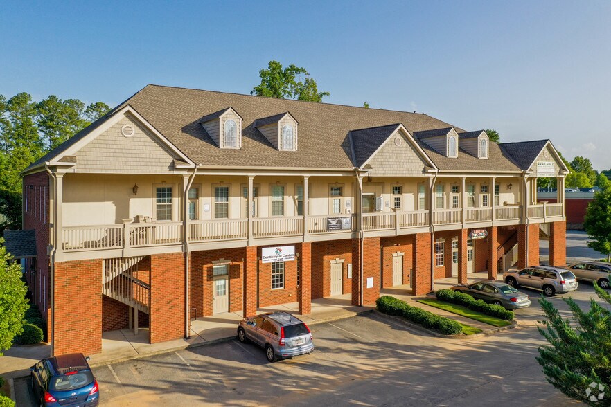 Woodstock Holly Spgs, Canton, GA à louer - Photo du bâtiment - Image 3 de 11