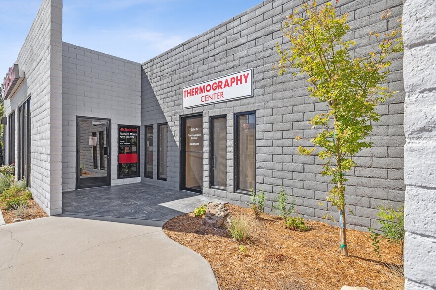 5353 Wyoming, Albuquerque, NM à louer - Photo du bâtiment - Image 3 de 11