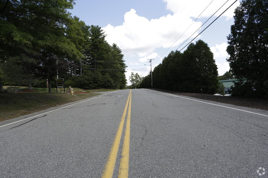 10 Industrial Way, Salem, NH for lease - Building Photo - Image 3 of 8