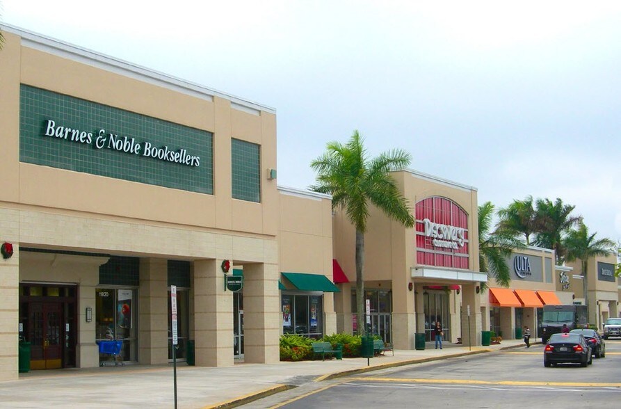 11940 Pines Blvd, Pembroke Pines, FL à louer - Photo du bâtiment - Image 3 de 3