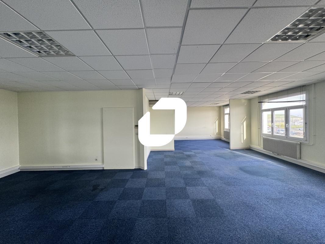 Office in Entzheim for lease Interior Photo- Image 1 of 19